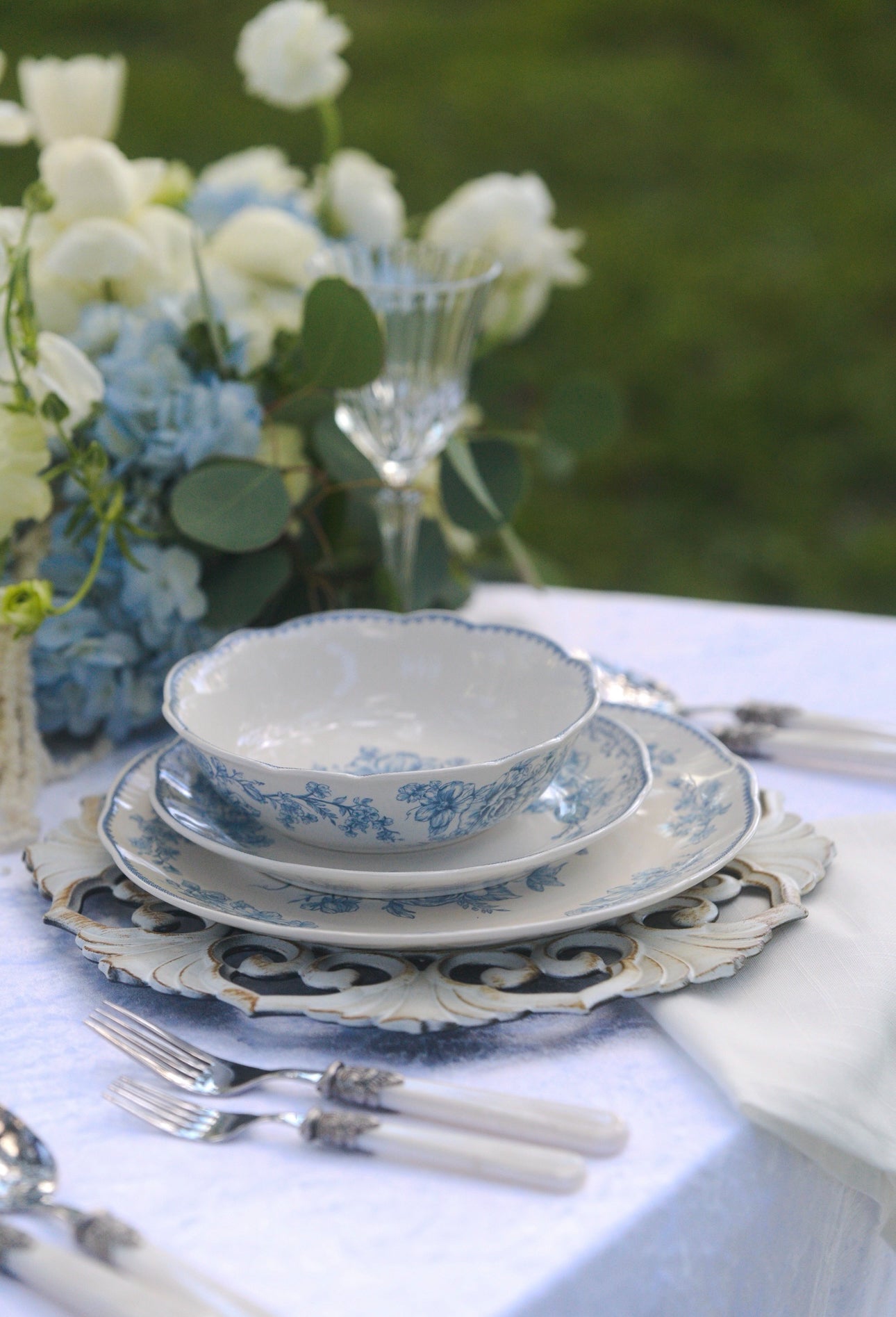 Sophia Blue Scalloped - 3 Piece Place Setting
